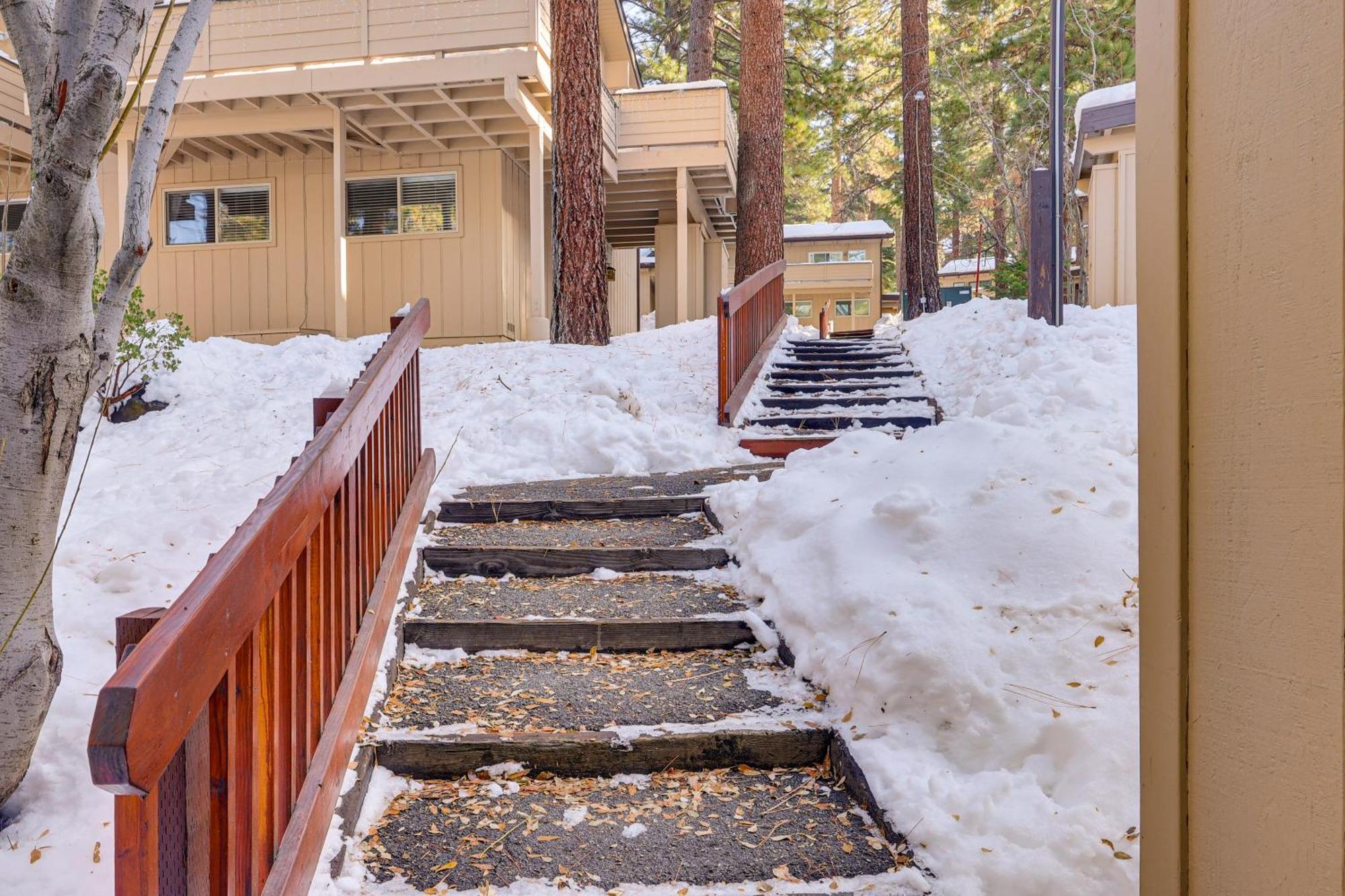 Incline Village Condo With Deck 1 Mi To Lake Tahoe Екстериор снимка