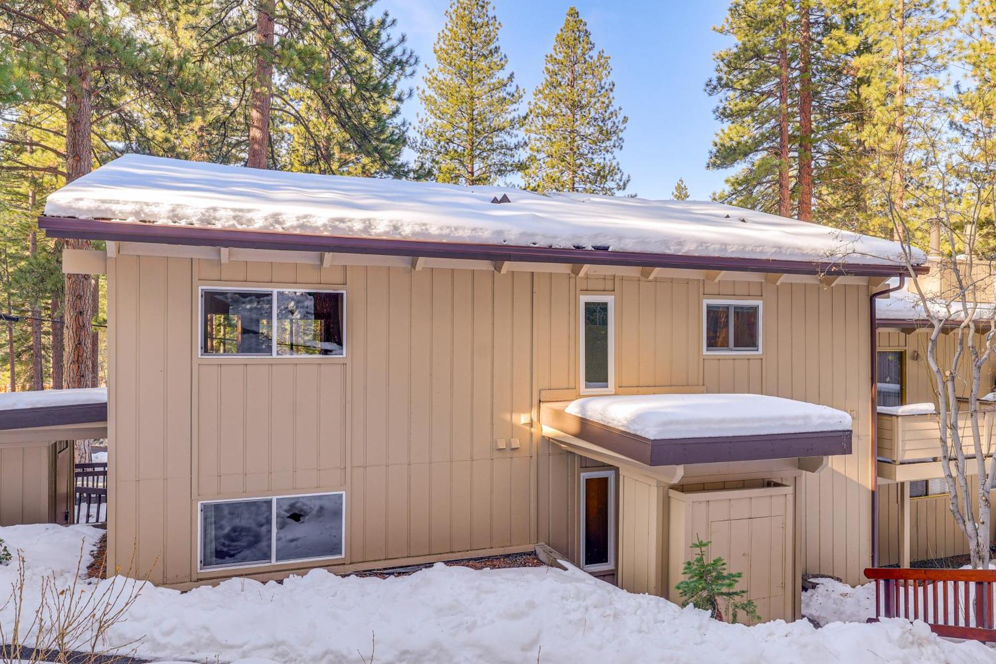 Incline Village Condo With Deck 1 Mi To Lake Tahoe Екстериор снимка