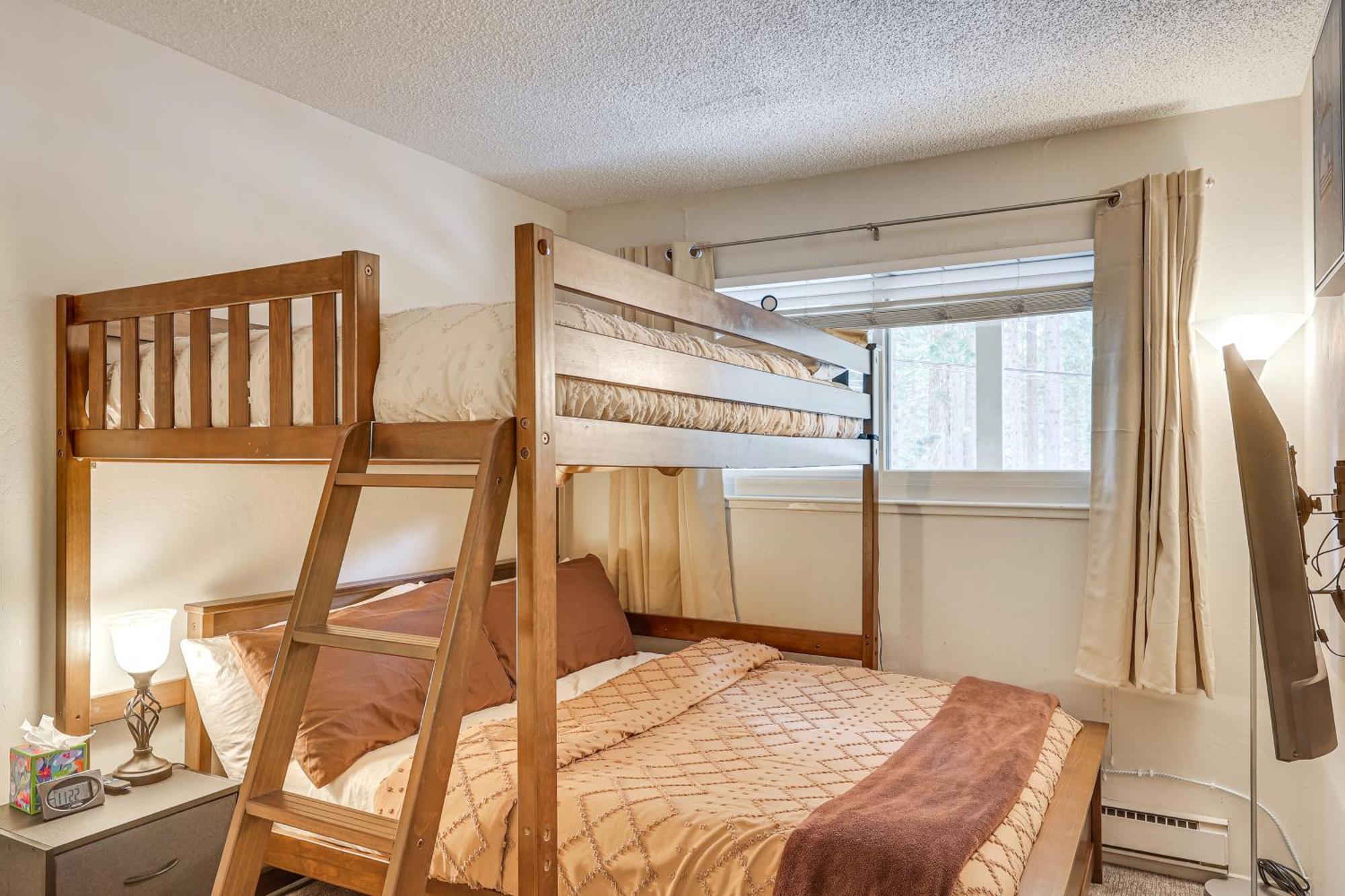 Incline Village Condo With Deck 1 Mi To Lake Tahoe Екстериор снимка